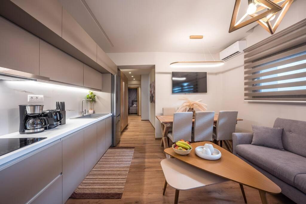 Amalia'S Luxury Apartment 2 Iraklion Buitenkant foto